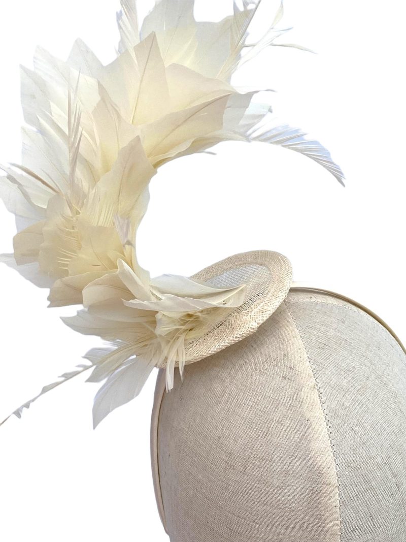Cream Feather Curl Fascinator - Image 3