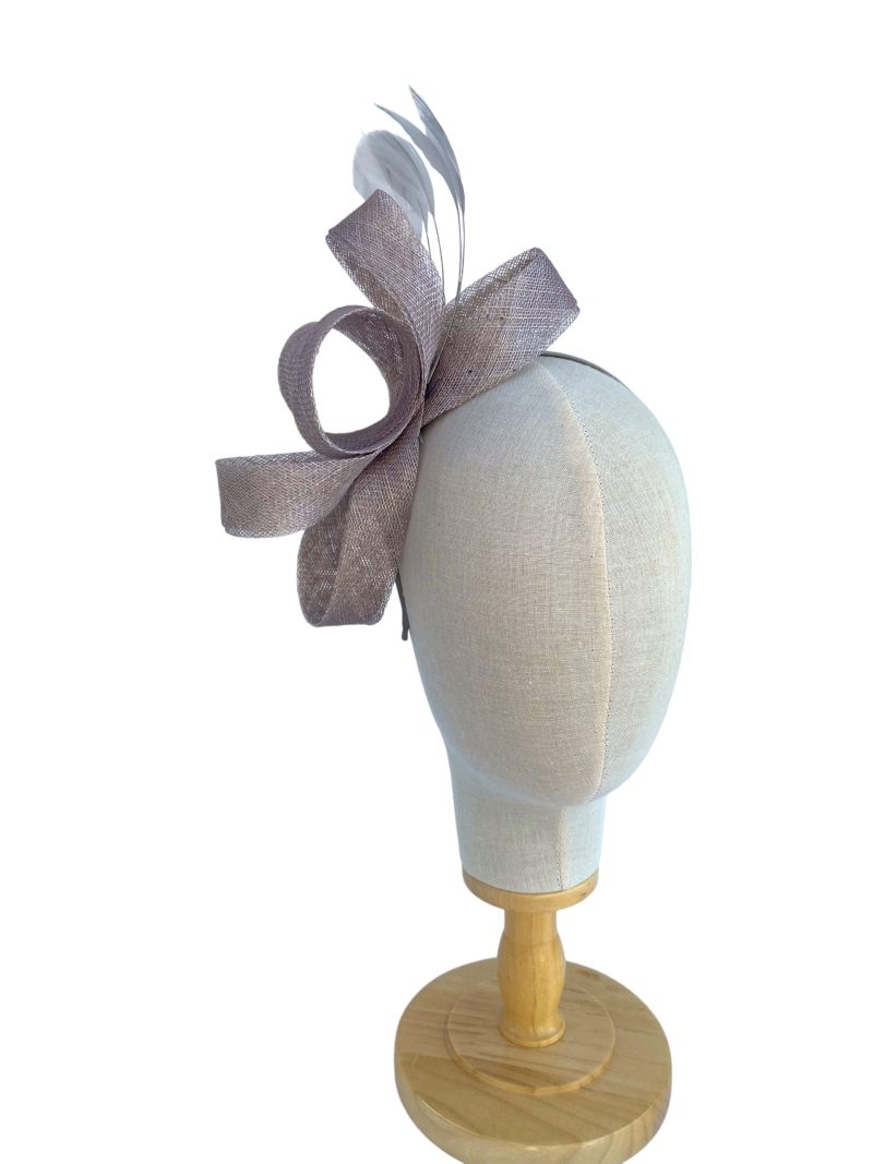 Elegant Grey Sinamay Bow Fascinator - Image 5