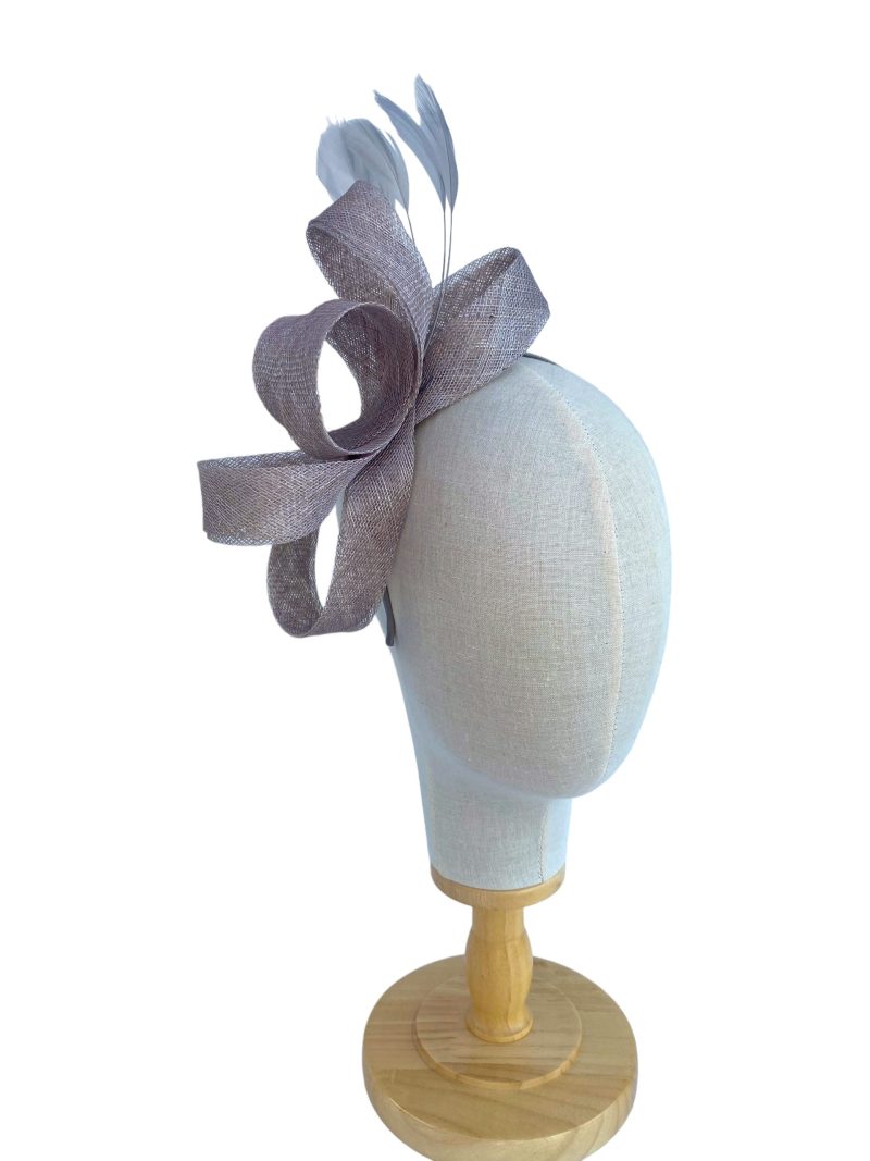 Elegant Grey Sinamay Bow Fascinator - Image 4