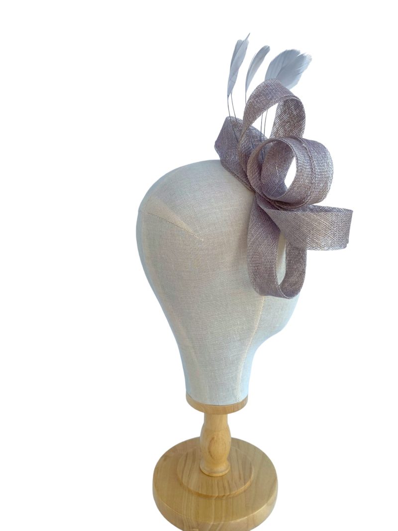 Elegant Grey Sinamay Bow Fascinator - Image 3