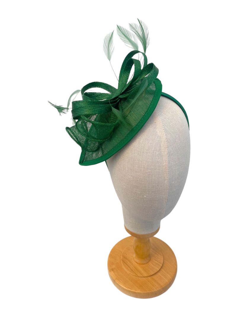 Small Emerald Green Fascinator Dainty Headpiece - Image 3