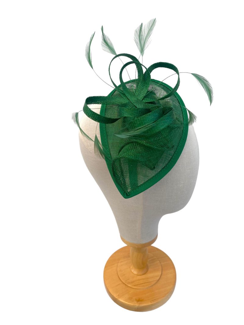 Small Emerald Green Fascinator Dainty Headpiece - Image 2